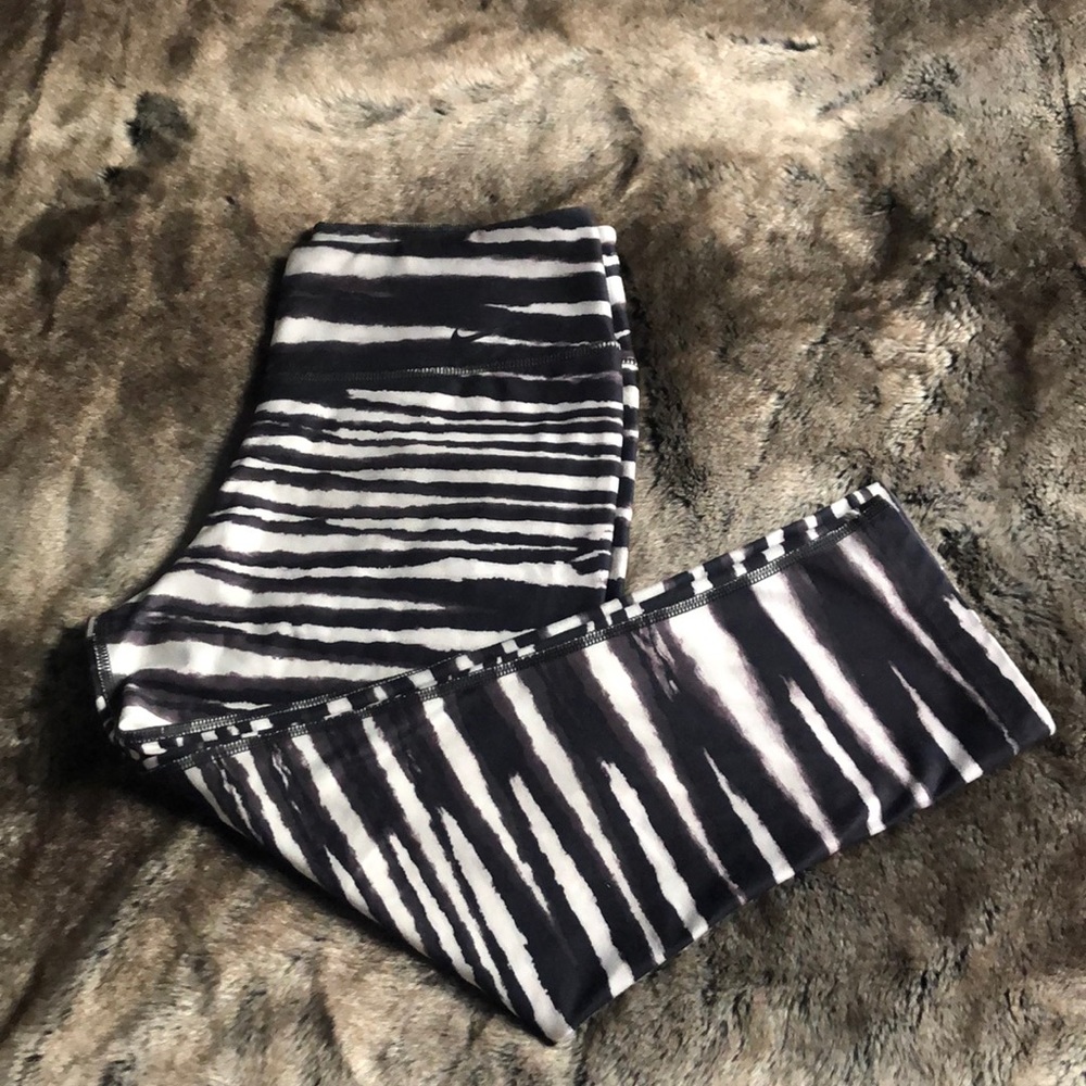 🚫Sold🚫iNike Athletic Capri Pants